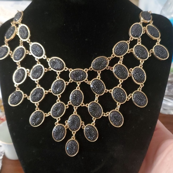 Jewelry - NECKLACE